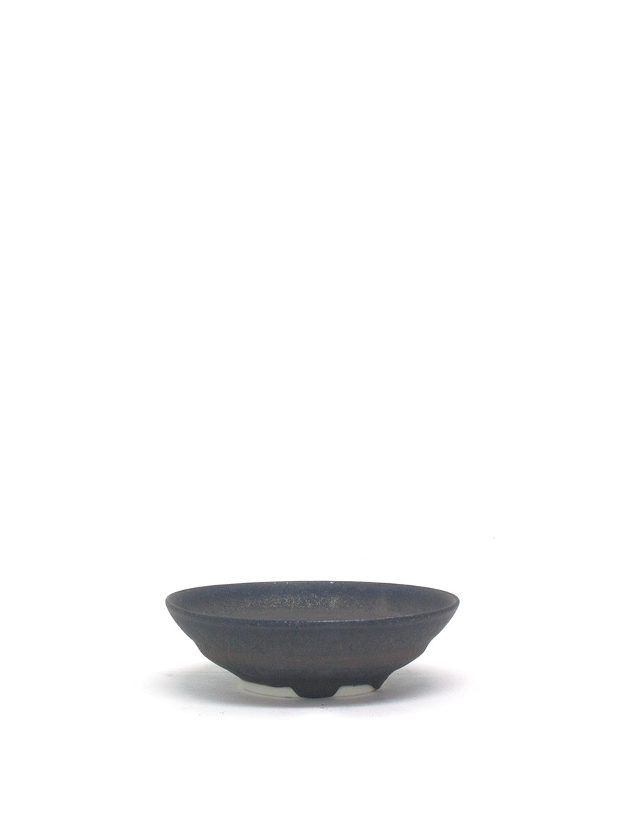 豆皿 黒陶金