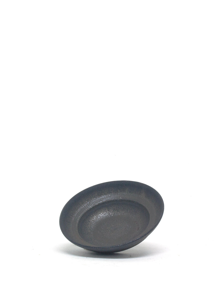 豆皿 黒陶金