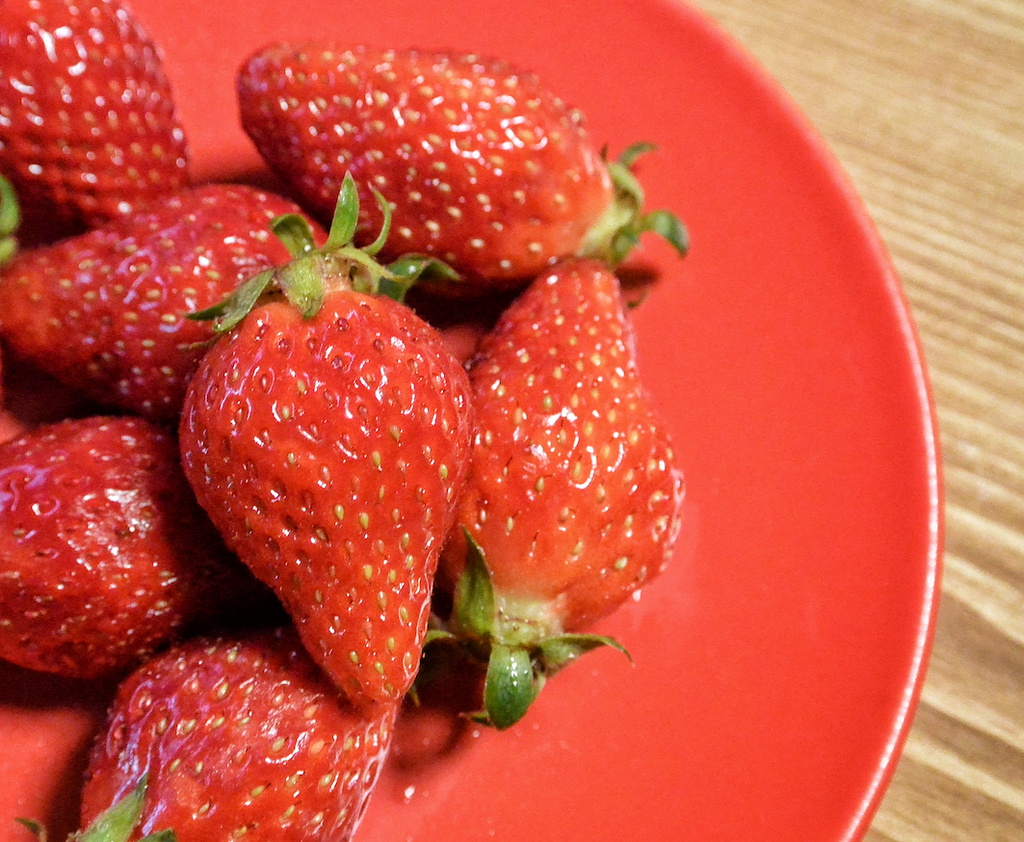 Bon Appetit 5 Plate Rose Red