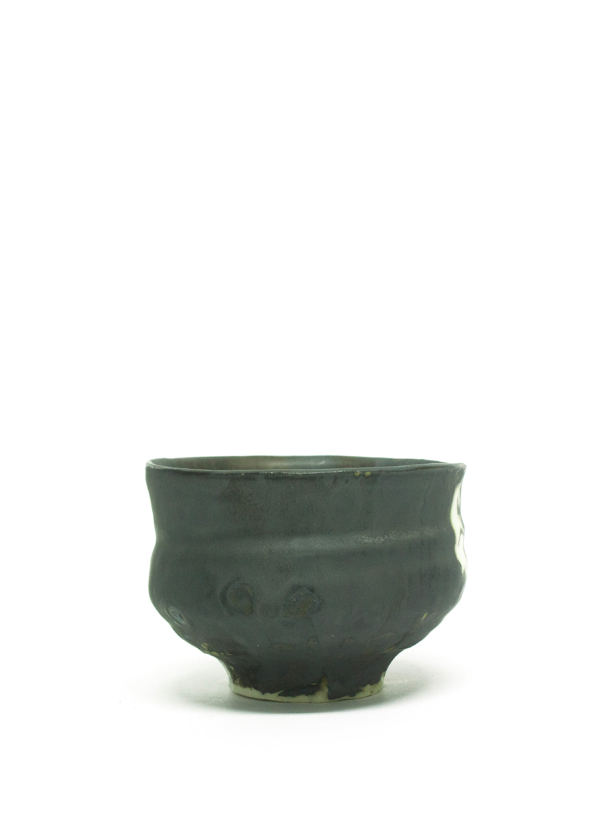 美漸龍黒織部瓷茶盌