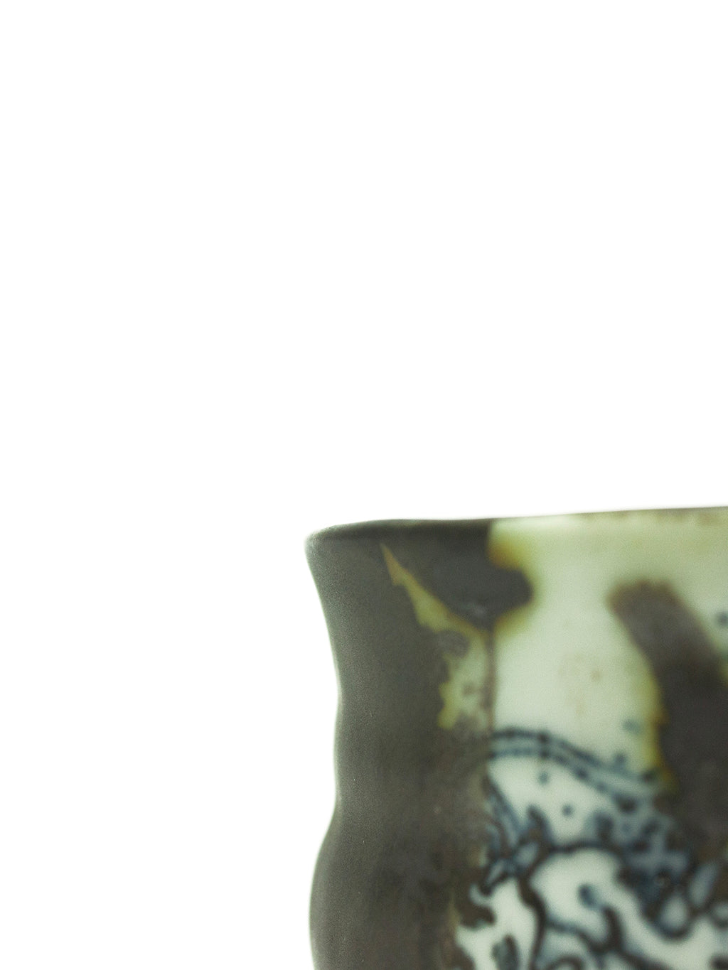 美漸龍黒織部瓷茶盌