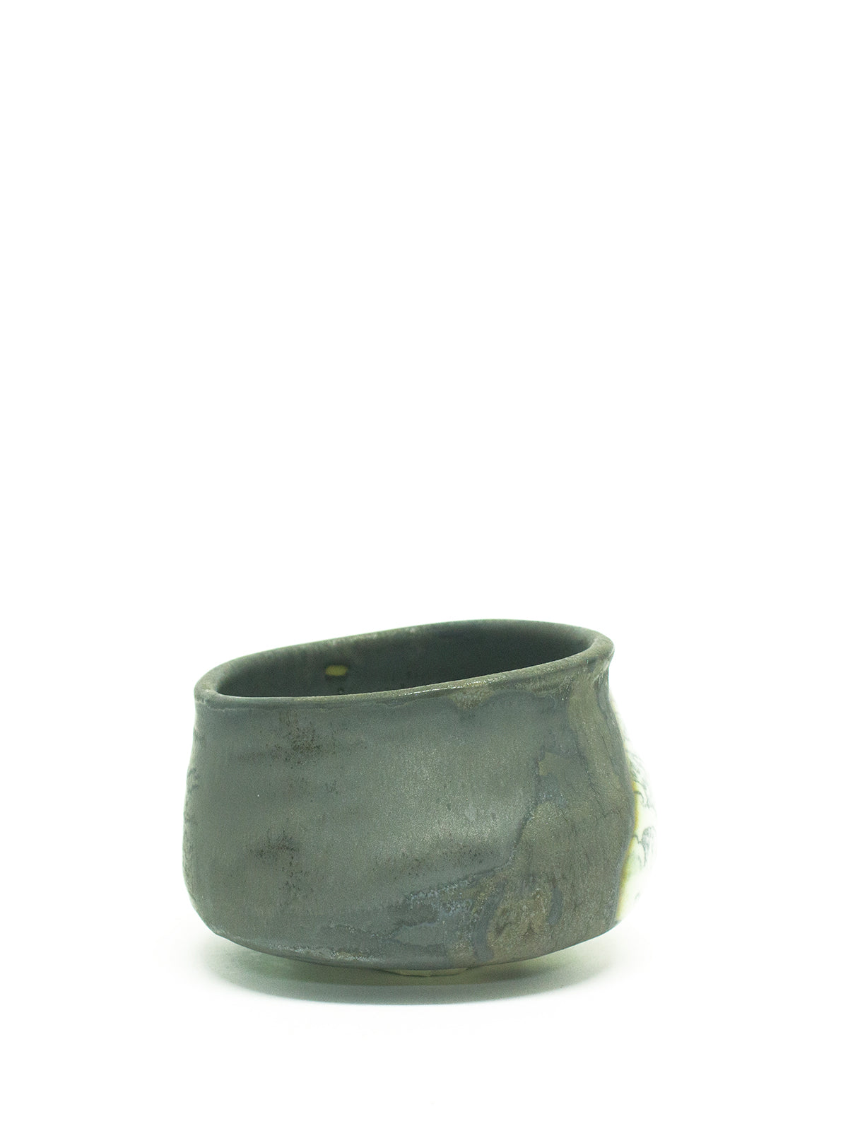 美漸龍黒織部瓷茶盌