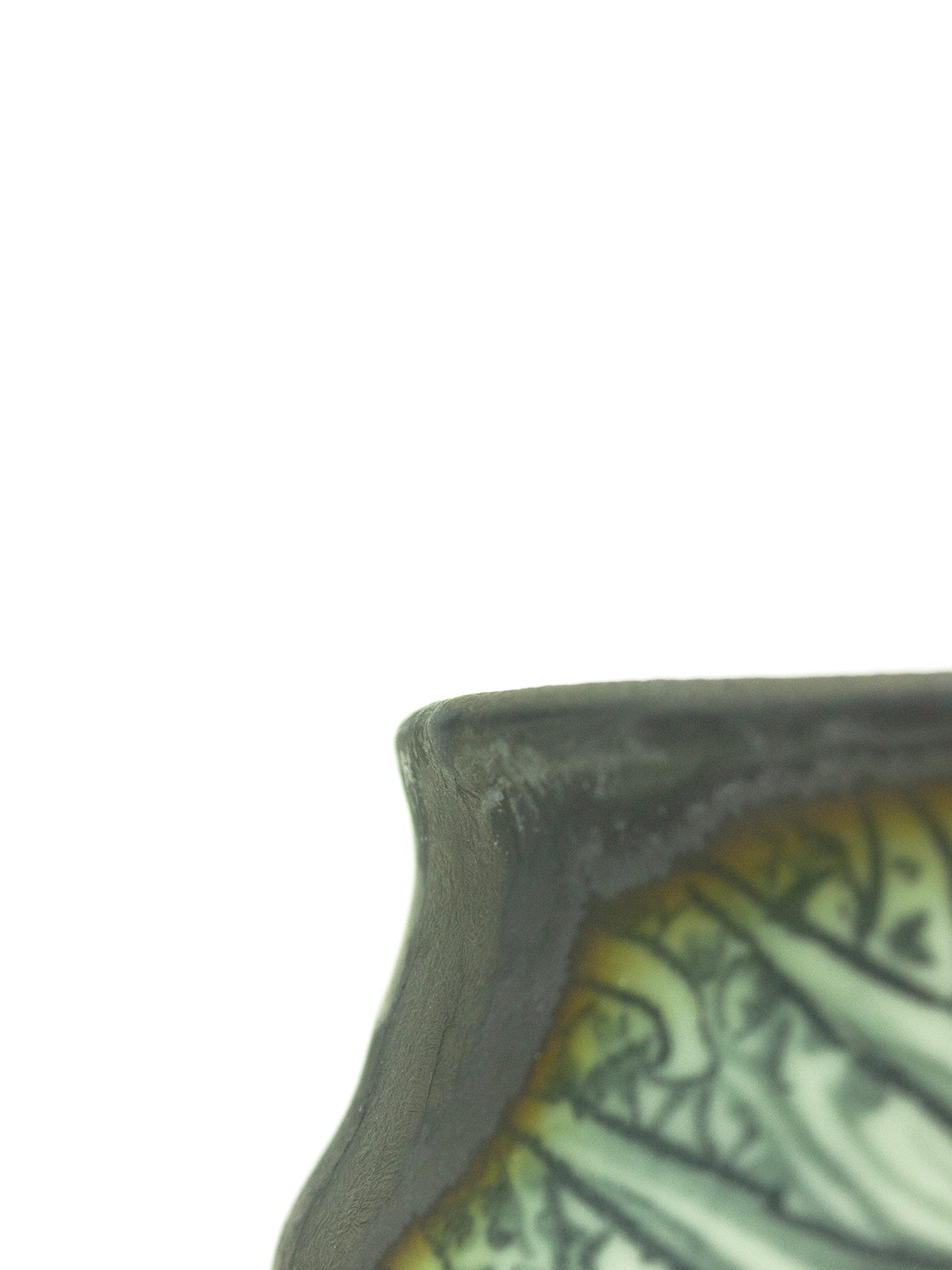 美漸龍黒織部瓷茶盌