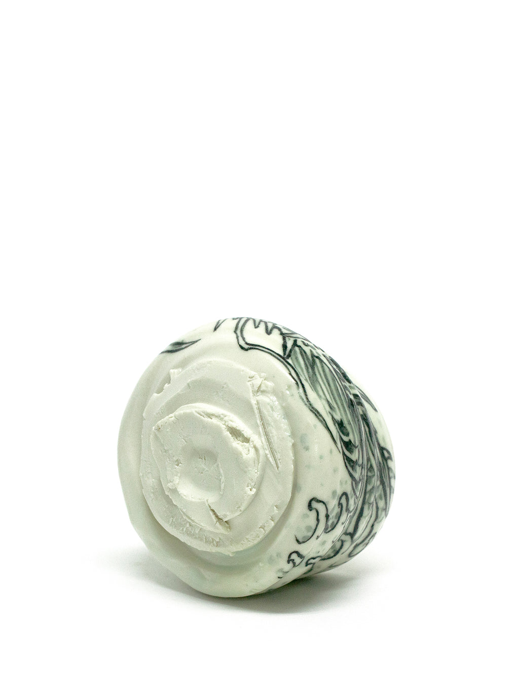 美漸龍水瓷茶盌