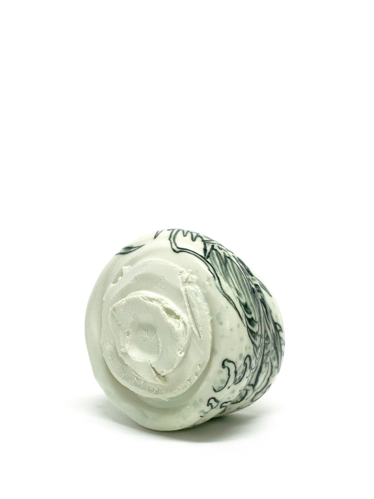 美漸龍水瓷茶盌